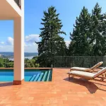 Willa Welcoming With Pool & Views! - Mirella