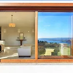 Willa Welcoming With Pool & Views! - Mirella