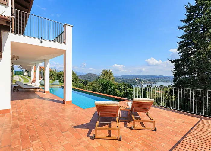 Welcoming With Pool & Views! - Mirella