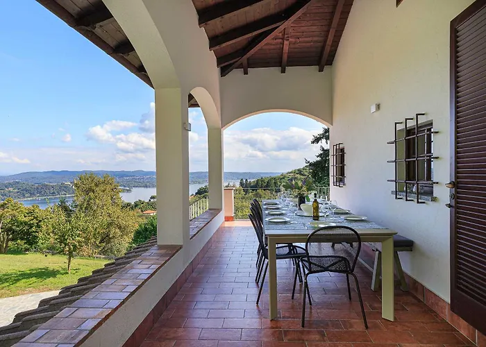 Villa Welcoming With Pool & Views! - Mirella Dagnente