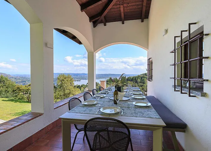 Welcoming With Pool & Views! - Mirella