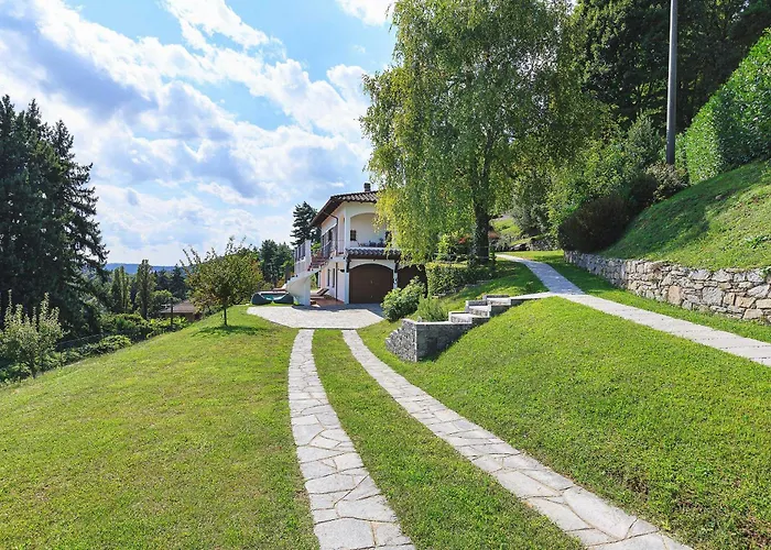 Welcoming With Pool & Views! - Mirella